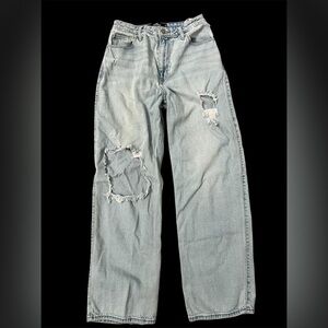Hollister Ultra High-Rise Dad Jeans Light Wash Distressed W24 L31